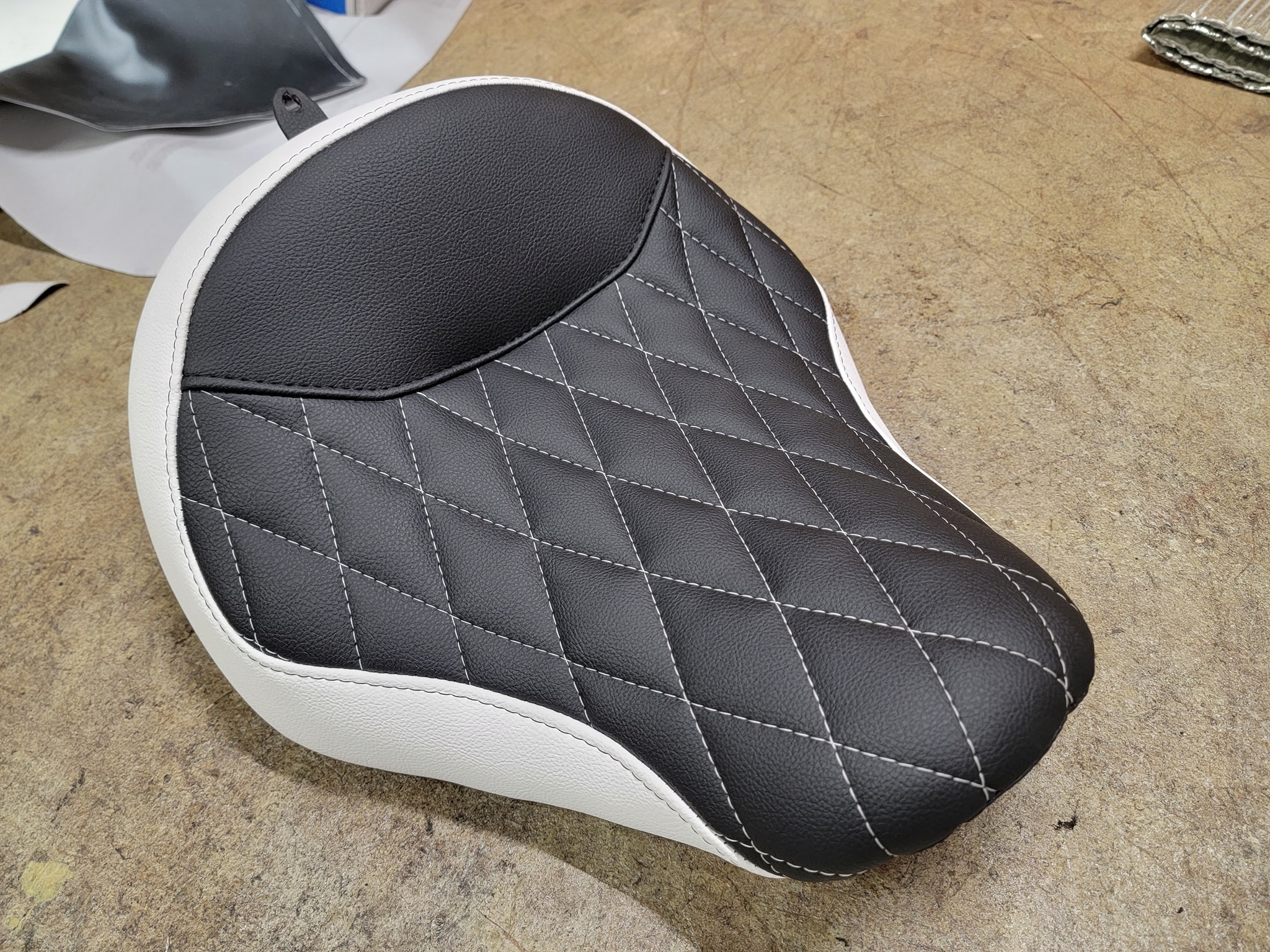 Harley Solo Seat detail
