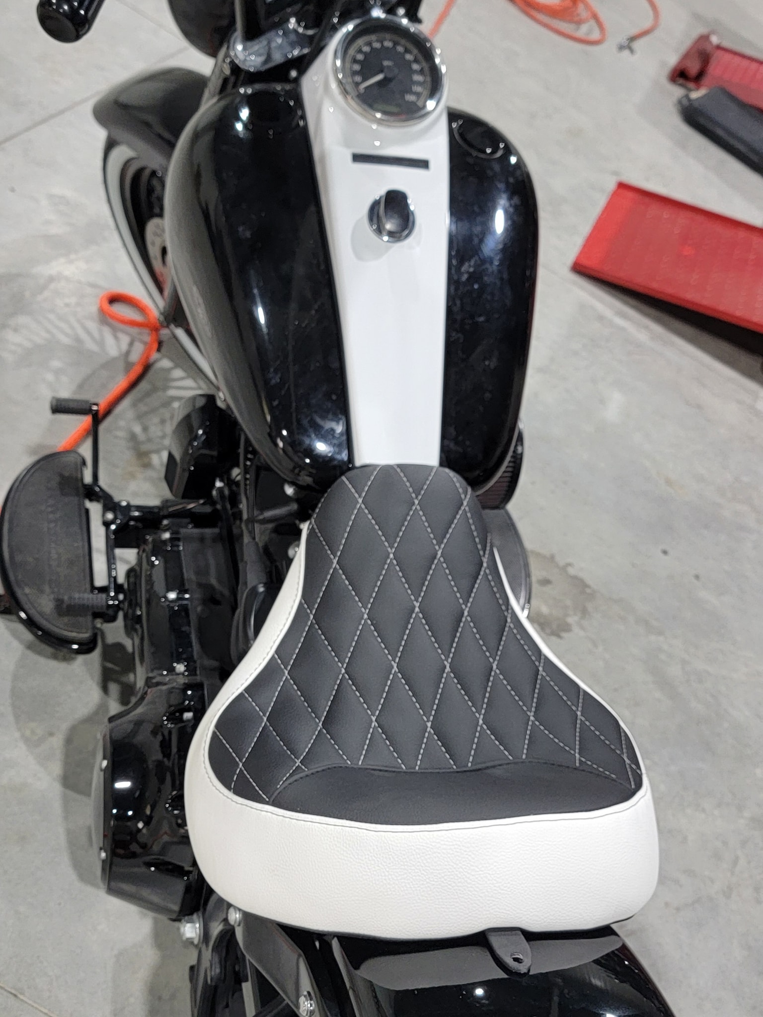 Harley Solo Seat detail